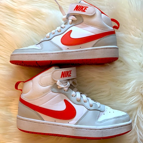 Gently used Nike Court Borough mid 2 size 5 - Picture 2 of 7